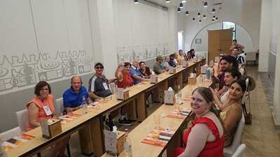 ca46e53e-0087-4a6a-b342-c551f4effd53